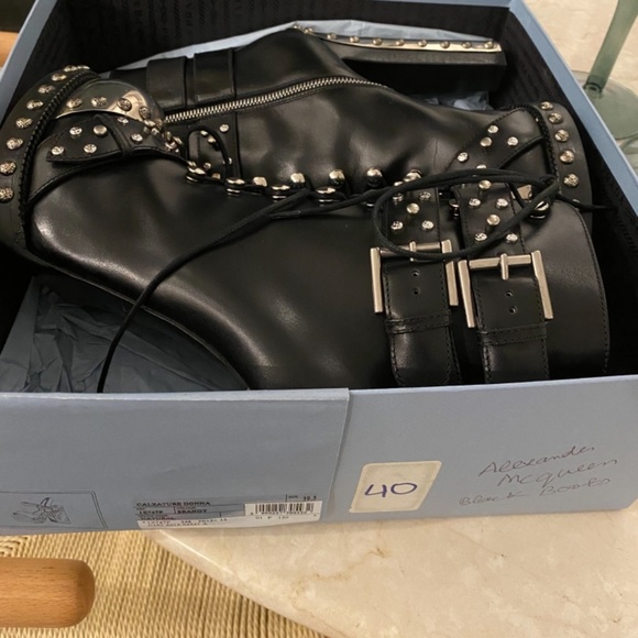 Alexander McQueen Statement Combat Boots - Picture 13 of 13